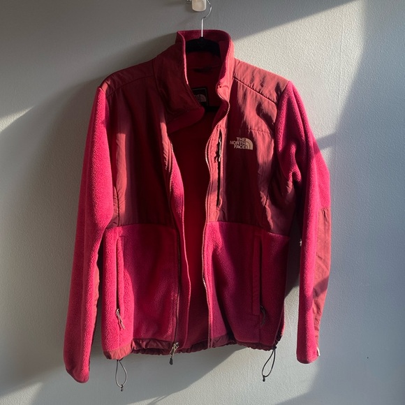 North Face Denali Jacket in Burgundy - Picture 1 of 4